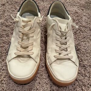 Dolce Vita White and Tan Sneakers Casual Low-Top